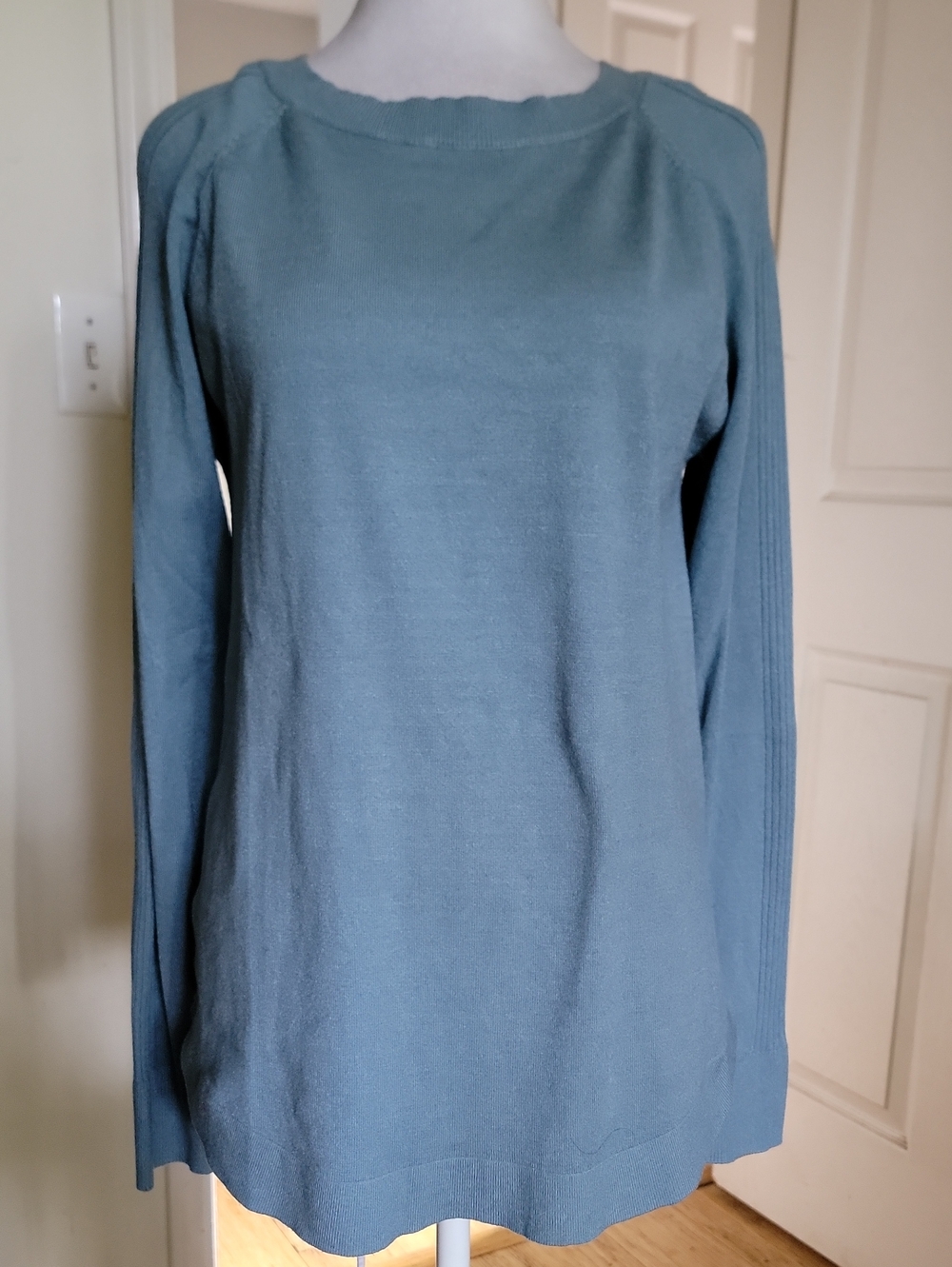 Pink Clover Women's Long Sleeve Knit Top - Blue